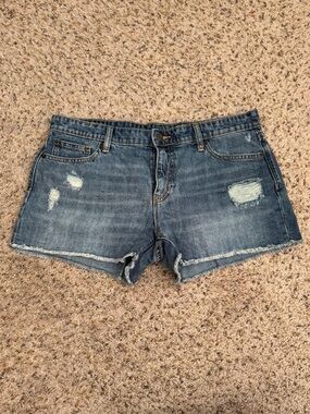 GAP Distressed Denim Jean Shorts in Blue Wash